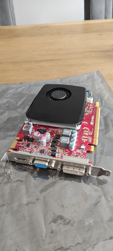 Afbeeldingslocatie: https://tweakers.net/i/fpJU4mhxjYg1Vsn5vqrQo-bpozg=/x800/filters:strip_icc():strip_exif()/f/image/4Trt2mABxaAg0Sq2ONmy71KX.jpg?f=fotoalbum_large