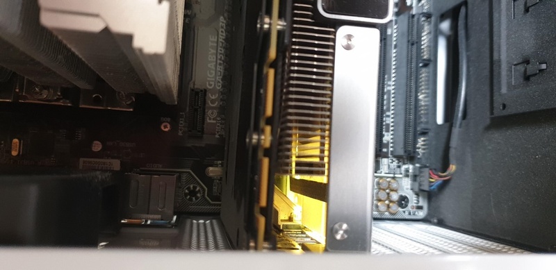 Afbeeldingslocatie: https://tweakers.net/i/fz64EuXVXpRKuhQhOeOSXi0AbBE=/800x/filters:strip_icc():strip_exif()/f/image/7b7tqetoi3fBMRfwIMZgUHAR.jpg?f=fotoalbum_large