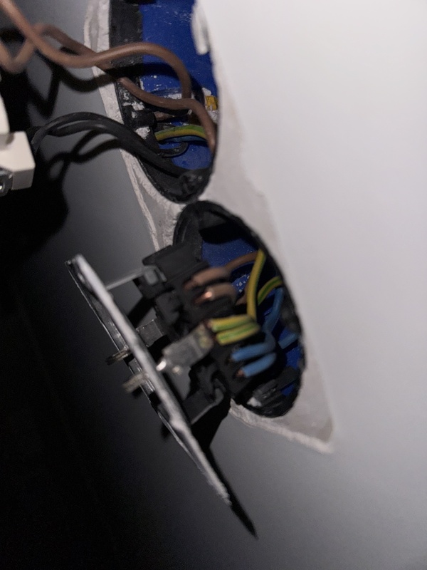 Afbeeldingslocatie: https://tweakers.net/i/g2vB4Cuzl_pGlCPb74dN9kH_dT4=/x800/filters:strip_icc():strip_exif()/f/image/8DZ1A9zeF8DI7RlnE0VPG9hw.jpg?f=fotoalbum_large
