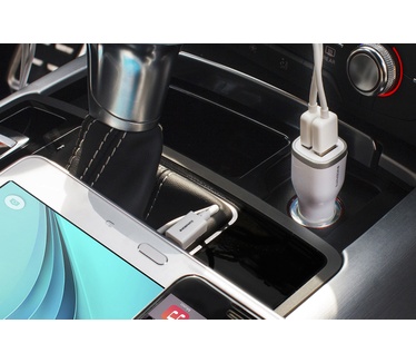 Mobiparts Car Charger Dual USB 2.4A + Lightning Cable White