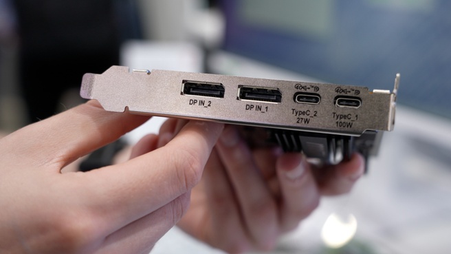 USB4 ports on the MSI USB4 100W Expansion Card