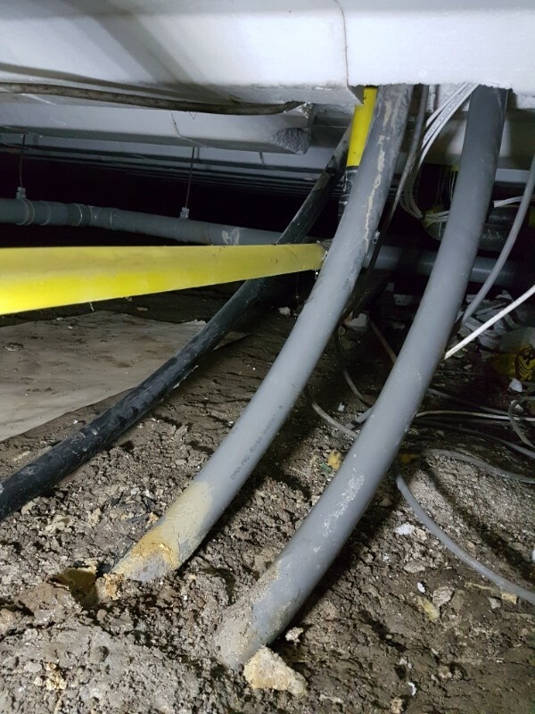 Afbeeldingslocatie: https://tweakers.net/i/g7mjsHF6HRIlNle_De06dJAB2NE=/full-fit-in/4920x3264/filters:max_bytes(3145728):no_upscale():strip_icc():fill(white):strip_exif()/f/image/IpOzcziDsLf48gIF4Jc6TR90.jpg?f=user_large