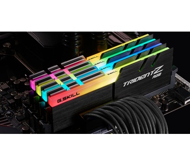 G.Skill F4-4000C18Q-128GTZR