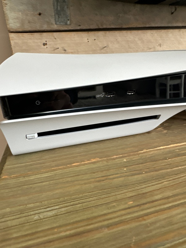 Afbeeldingslocatie: https://tweakers.net/i/gAWwN0ojWsim09TzBUIgr-00Uq0=/x800/filters:strip_icc():strip_exif()/f/image/gHlw8uWJl409O8YYoN2cqs6y.jpg?f=fotoalbum_large