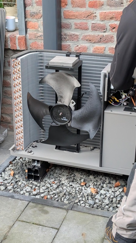 Afbeeldingslocatie: https://tweakers.net/i/gAZZOWuAvdcMAB4-2MyTE1479Ng=/x800/filters:strip_icc():strip_exif()/f/image/cO7iUPfhqyVQ8WGH9DEVilqm.jpg?f=fotoalbum_large