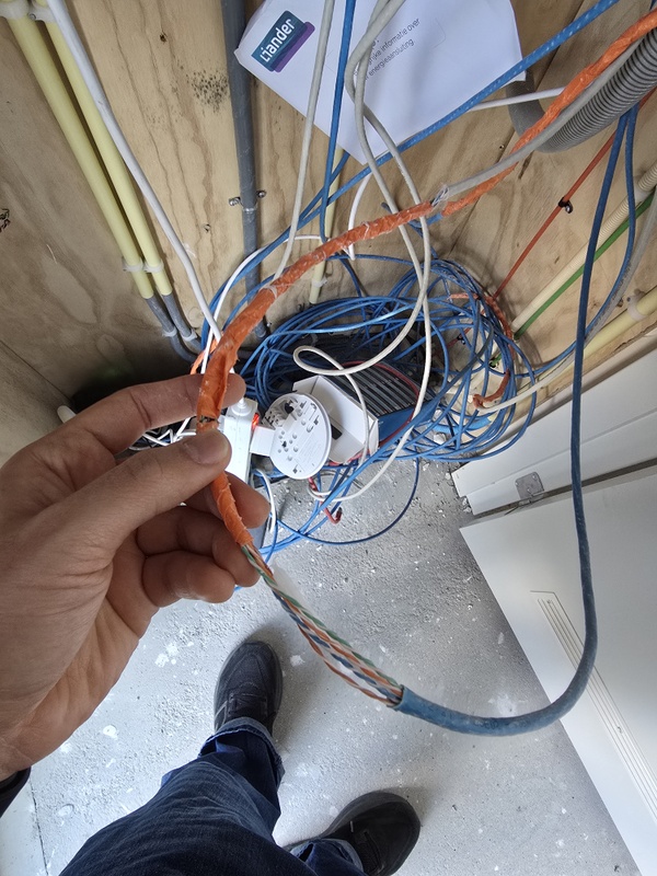 Afbeeldingslocatie: https://tweakers.net/i/gB5cnHMbVoCp1tRsbe1S0ju5Ty0=/x800/filters:strip_icc():strip_exif()/f/image/hKVCI2JW52bGsYU5pzm15Xoz.jpg?f=fotoalbum_large