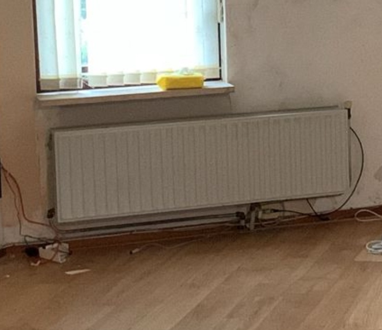 Afbeeldingslocatie: https://tweakers.net/i/gC9Xr6oJ1KqLGoE83dyuyDdU19I=/fit-in/4920x3264/filters:max_bytes(3145728):no_upscale():strip_icc():strip_exif()/f/image/nebfb7Xlg7eP5XaDUY8ldnH3.jpg?f=user_large