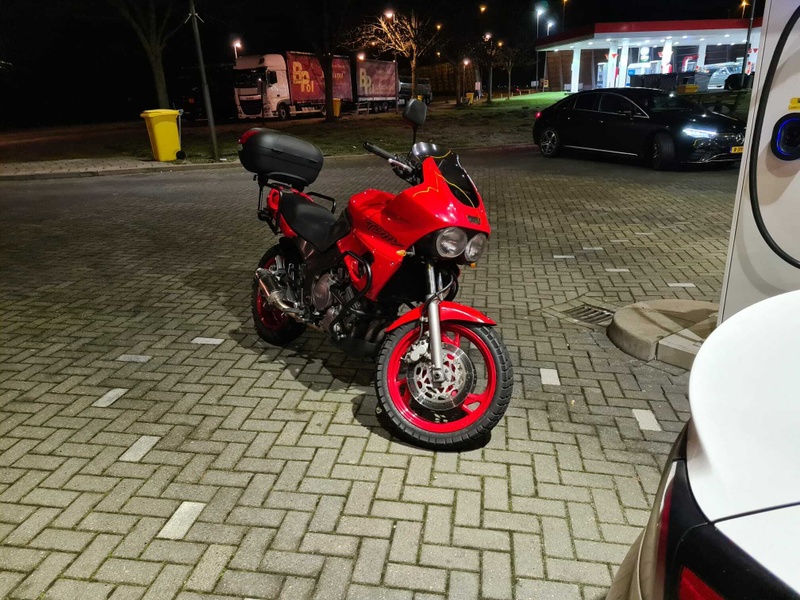 Afbeeldingslocatie: https://tweakers.net/i/gCXTba2n1zEtZ0jxuYqa4cZh-E0=/800x/filters:strip_icc():strip_exif()/f/image/1Y30EGH7TveizjZUBk8E6Wj2.jpg?f=fotoalbum_large