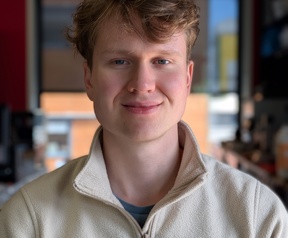 Cameratest Google Pixel 10a versus Xiaomi 15T Pro - Portretfoto