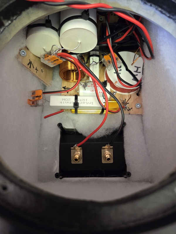 Afbeeldingslocatie: https://tweakers.net/i/gDuDm_15xBGlzfXwLC7dviKLo3Y=/x800/filters:strip_icc():strip_exif()/f/image/UqFeUr8brmoGDcAIVSpjteJW.jpg?f=fotoalbum_large
