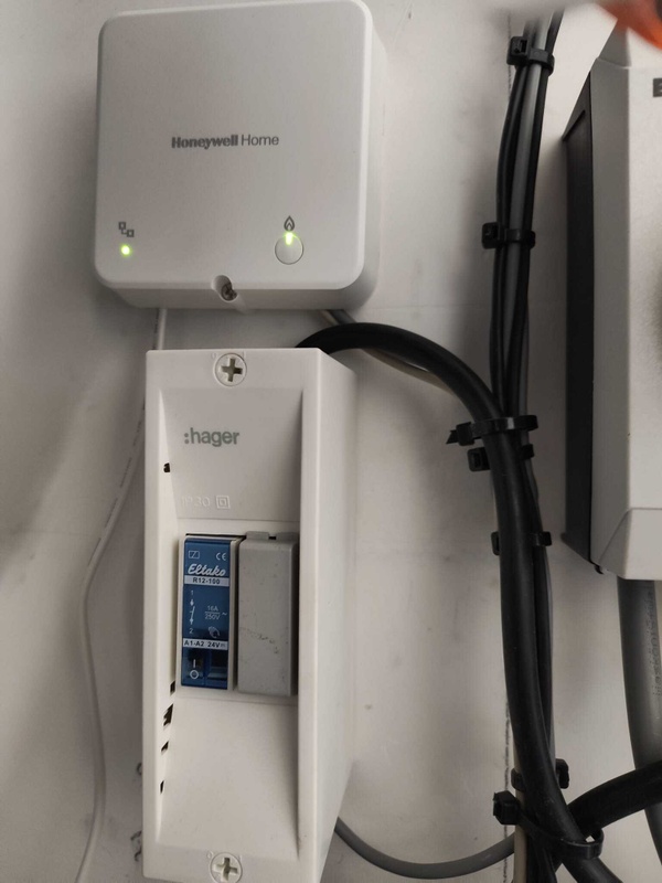 Afbeeldingslocatie: https://tweakers.net/i/gEjvelNCwOxI8PORWrxrRXKmX_o=/x800/filters:strip_icc():strip_exif()/f/image/YmRAJIFVAqtpstgXW1INrgAA.jpg?f=fotoalbum_large