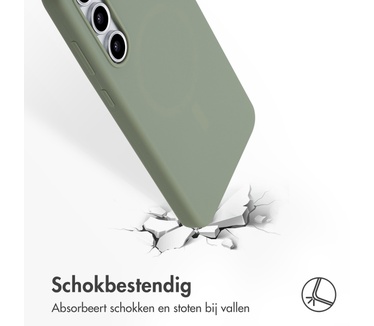 Accezz Liquid Silicone Backcover met MagSafe