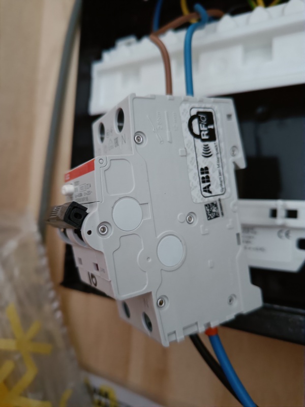 Afbeeldingslocatie: https://tweakers.net/i/gHbdA2ER3PcO_FsaDL94MYr9Zo8=/x800/filters:strip_icc():strip_exif()/f/image/Y8e9NZrDYRLVKFkoZGo4YRo2.jpg?f=fotoalbum_large