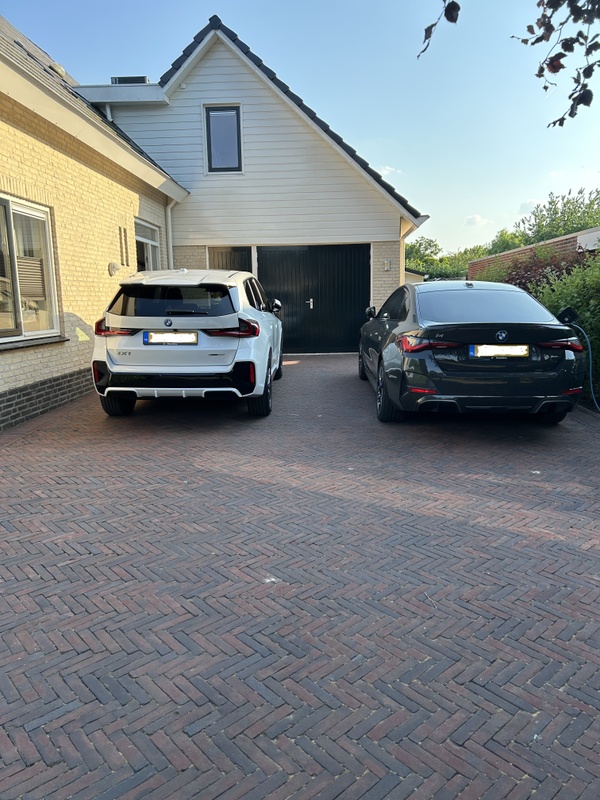 Afbeeldingslocatie: https://tweakers.net/i/gKPuh49sl8ZxbpPJsDqqq82fVMI=/x800/filters:strip_icc():strip_exif()/f/image/8CkfYuFcJPXgubRq4yr1TM2I.jpg?f=fotoalbum_large