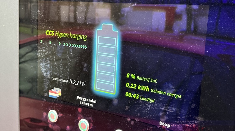 Afbeeldingslocatie: https://tweakers.net/i/gTxgd7C6cet3qUX27p_he7ID5DA=/800x/filters:strip_icc():strip_exif()/f/image/r7UImyGkwQIcfa6D1yesxZ25.jpg?f=fotoalbum_large