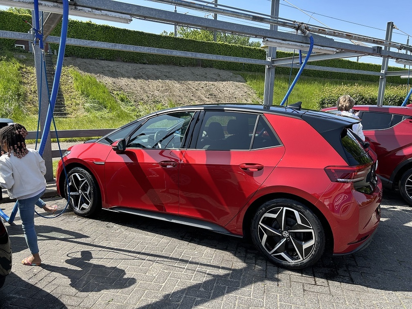 Afbeeldingslocatie: https://tweakers.net/i/gXxuUWIUSzo6ZCR1ZrioVcBkxJg=/full-fit-in/4920x3264/filters:max_bytes(3145728):no_upscale():strip_icc():fill(white):strip_exif()/f/image/fRUx3wCAf3a8E2VciXEGrwNP.jpg?f=user_large