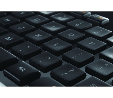 Logitech K750