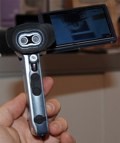 DXG 3d pocketcamcorder