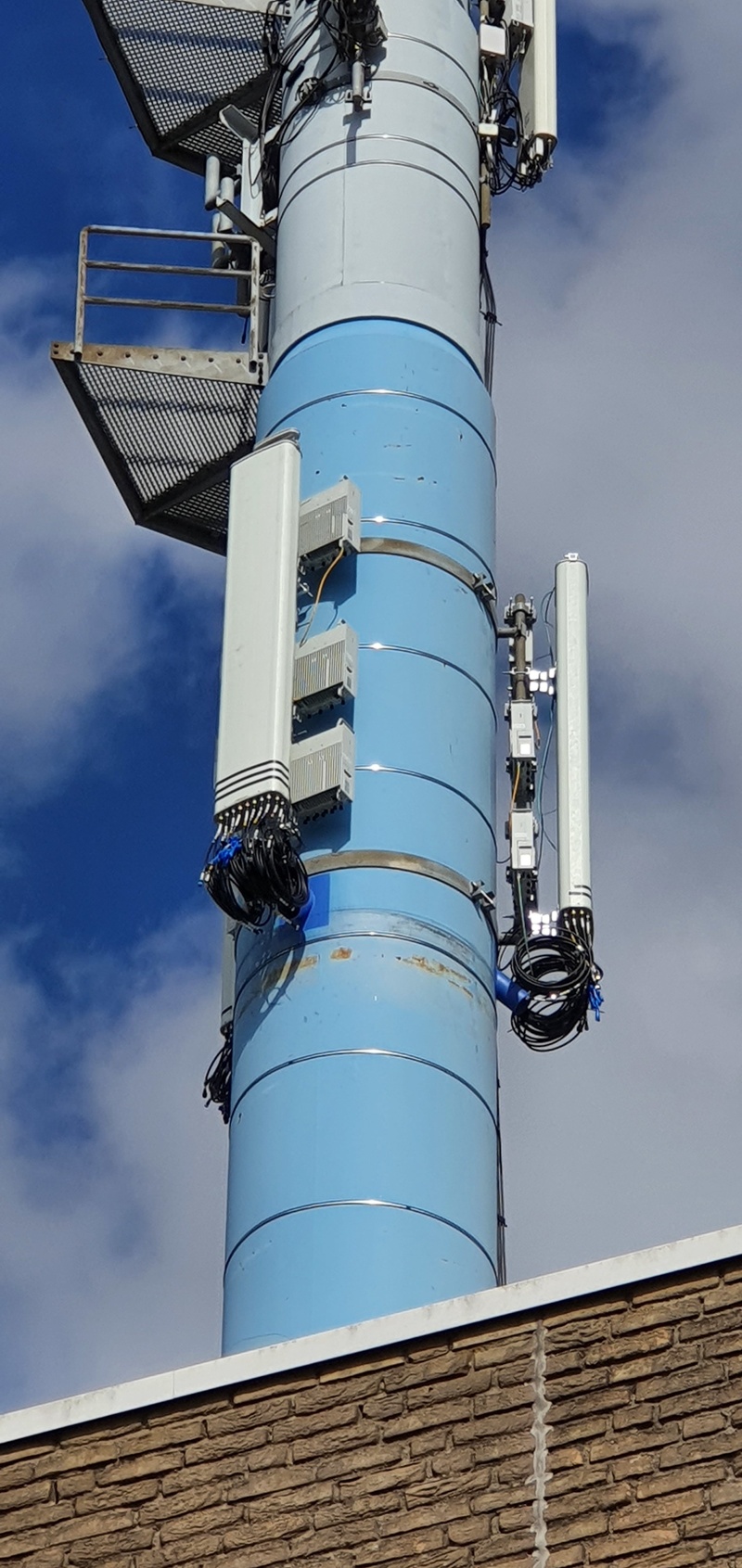 Afbeeldingslocatie: https://tweakers.net/i/ghSbSGFtZfsg3HgHJEj0tFeWd6I=/800x/filters:strip_icc():strip_exif()/f/image/TzwOsTKbgg9i9VBH2pRNKQYP.jpg?f=fotoalbum_large