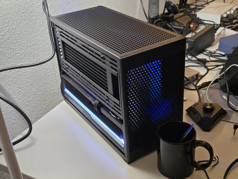 Afbeeldingslocatie: https://tweakers.net/i/giCzuKEgpwBI61-7k0nUAPVNxds=/800x/filters:strip_icc():strip_exif()/f/image/QeSIXPIFhrwKBt3ZQfhbicKG.jpg?f=fotoalbum_large