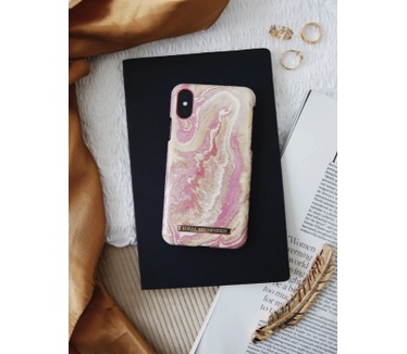 iDeal of Sweden Golden Blush Marble