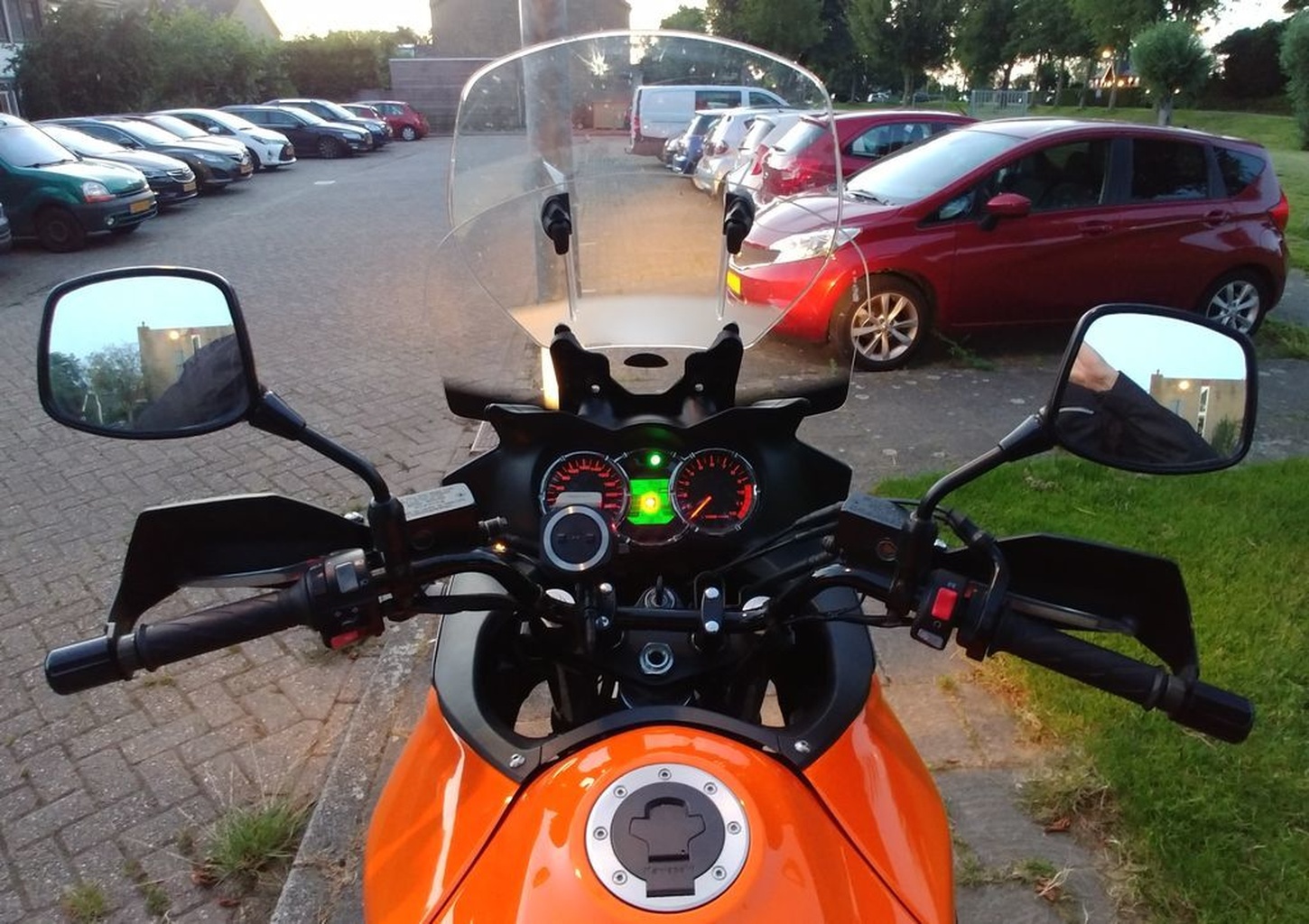 Afbeeldingslocatie: https://tweakers.net/i/h-nzg2_m9-qkyFKzOTPMo1JhZAE=/full-fit-in/4920x3264/filters:max_bytes(3145728):no_upscale():strip_icc():fill(white):strip_exif()/f/image/KQtyIHeOAmxYpztEWUPWkANj.jpg?f=user_large