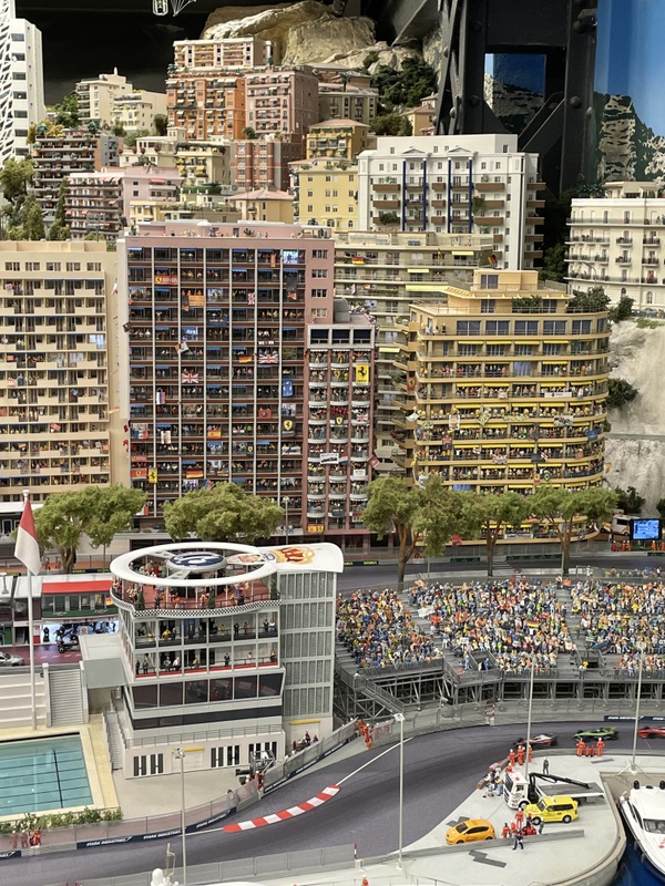 Afbeeldingslocatie: https://tweakers.net/i/h0kDI9s-P_xJNWmFOu8QfYcRAys=/x800/filters:strip_icc():strip_exif()/f/image/ATUsj3MWRpbcxWCjUmC1hZBL.jpg?f=fotoalbum_large