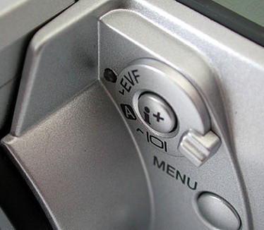 Minolta Dimage7 - weergaveschakelaar / infotoets
