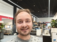 Cameratest Google Pixel 10 Pro Fold - Selfie met de hoofdcamera