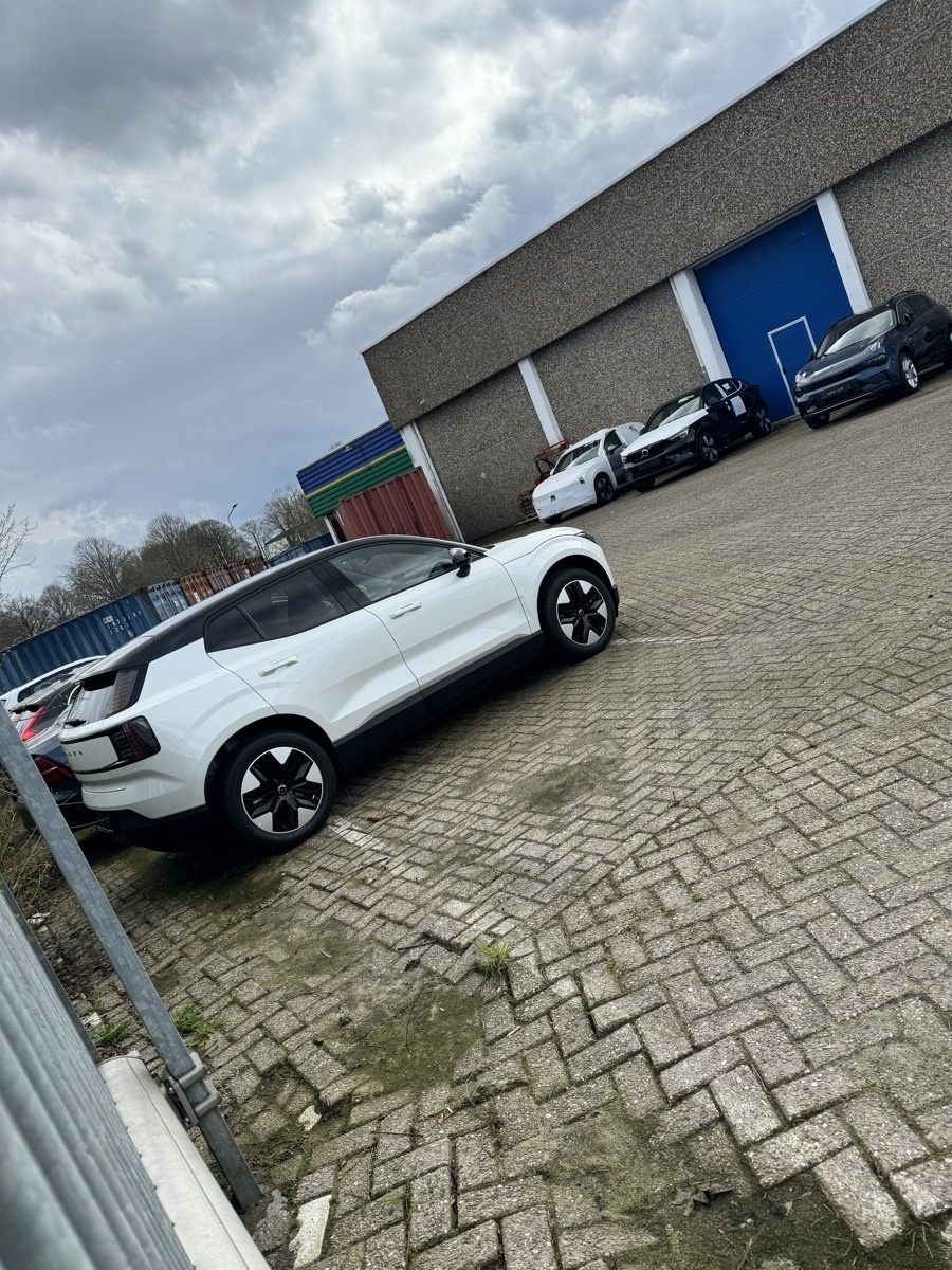 Afbeeldingslocatie: https://tweakers.net/i/h3sT156-wboeAPWzELbch1JTcac=/full-fit-in/4920x3264/filters:max_bytes(3145728):no_upscale():strip_icc():fill(white):strip_exif()/f/image/HH0el5fSIg7nRh0UhAUK29Pc.jpg?f=user_large