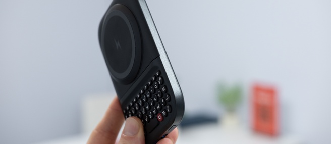 Zijkant Clicks Power Keyboard