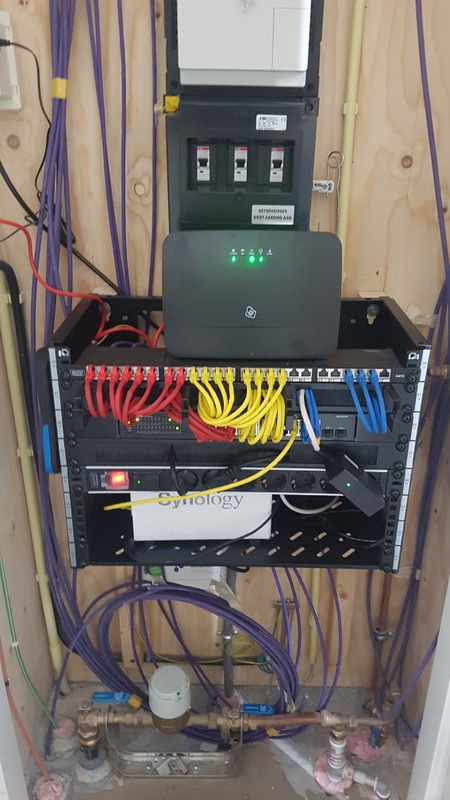Afbeeldingslocatie: https://tweakers.net/i/h5w303J5pCKLk38S8cAzhGiz1Pw=/x800/filters:strip_icc():strip_exif()/f/image/U6KKPJUJGDqETRdtXSBqysVL.jpg?f=fotoalbum_large