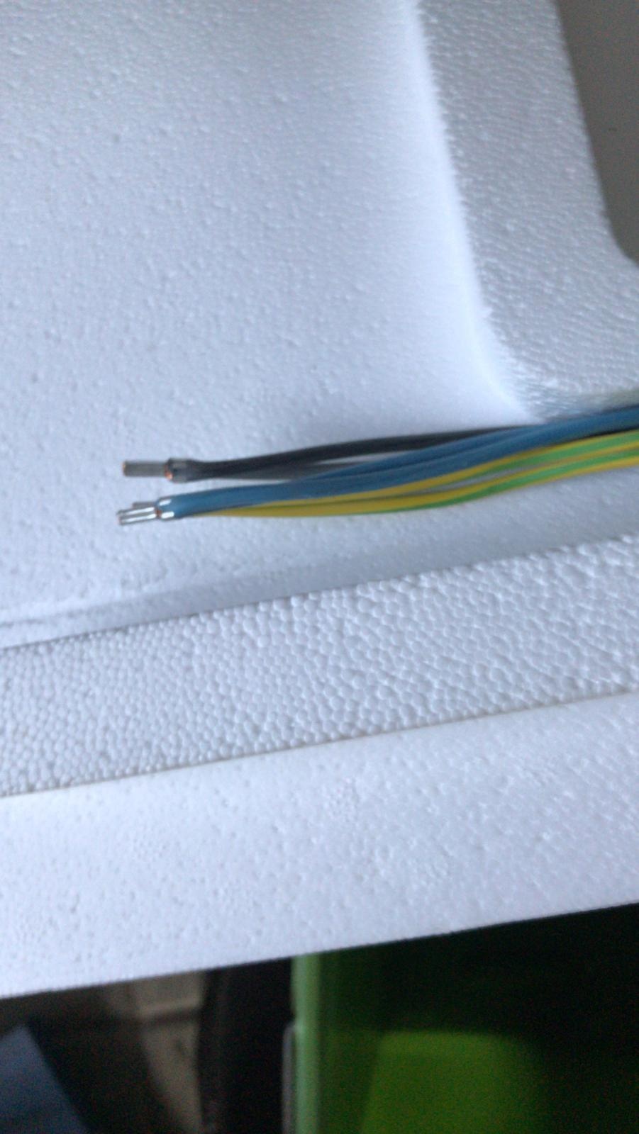 Afbeeldingslocatie: https://tweakers.net/i/h9LqlkfYhw6YUwrZ1nqu3cupjlw=/full-fit-in/4920x3264/filters:max_bytes(3145728):no_upscale():strip_icc():fill(white):strip_exif()/f/image/2JFrxGQeCX2fDhhafi5WIspb.jpg?f=user_large