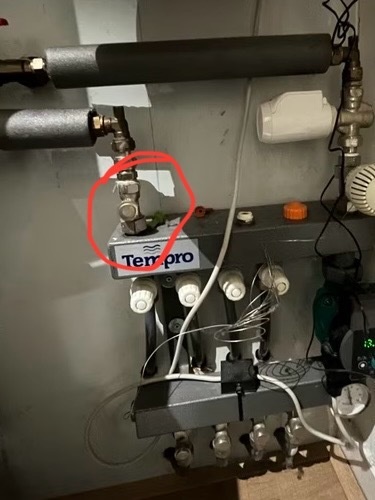 Afbeeldingslocatie: https://tweakers.net/i/hEl_bNqhmz_R6ZqwuUOTIjYN6xQ=/fit-in/4920x3264/filters:max_bytes(3145728):no_upscale():strip_icc():strip_exif()/f/image/38wg4JKK3ncD66O0eSab2lb6.jpg?f=user_large