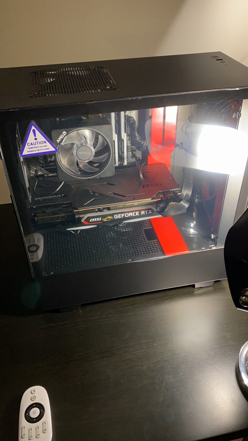 Afbeeldingslocatie: https://tweakers.net/i/hIF6ULlppXjRpu55BJ8ugdGIUUE=/800x/filters:strip_icc():strip_exif()/f/image/SctzOhaBu6fWxG8qU2tmiEbM.jpg?f=fotoalbum_large