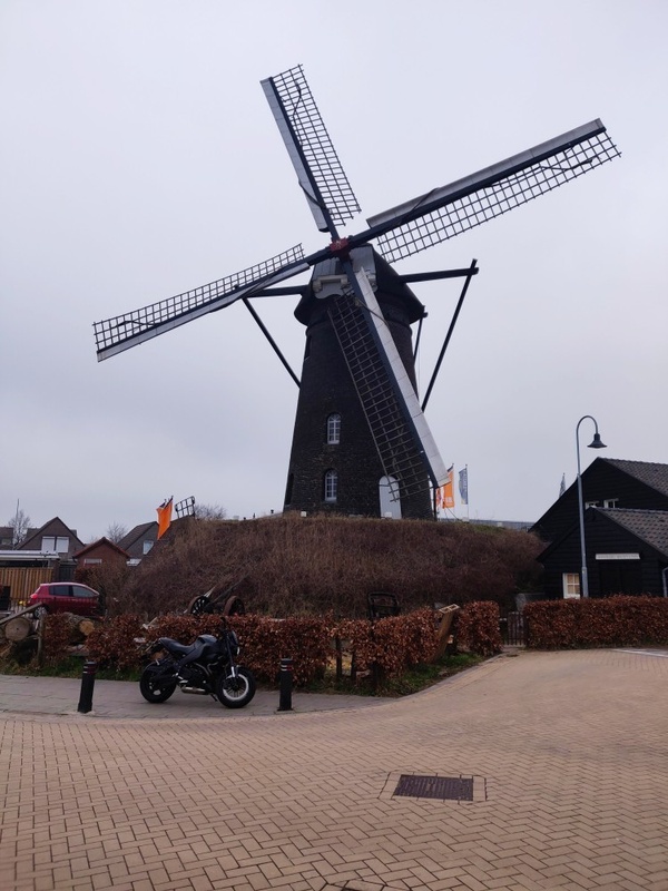 Afbeeldingslocatie: https://tweakers.net/i/hK7dTZSc_2ASQnuHG_UMg1y809s=/x800/filters:strip_icc():strip_exif()/f/image/6DB3nxmwmBKMhH0WpvmAmNkS.jpg?f=fotoalbum_large