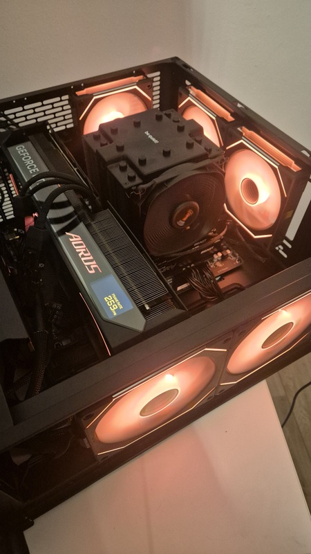 Afbeeldingslocatie: https://tweakers.net/i/hLnnjp-9dqUutcYfm-DdIw4GWg4=/x800/filters:strip_icc():strip_exif()/f/image/JXcr7oXZOE1mcpyj7hqkkt97.jpg?f=fotoalbum_large