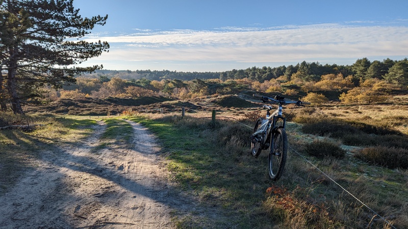 Afbeeldingslocatie: https://tweakers.net/i/hMbaK0KTc8BRxuOMmntSR9hdRM0=/800x/filters:strip_icc():strip_exif()/f/image/DJnZGUBZxljXASQ1CR9uoMdl.jpg?f=fotoalbum_large