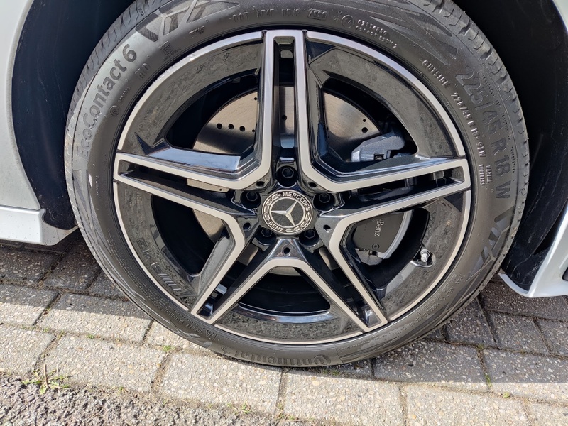 Afbeeldingslocatie: https://tweakers.net/i/hXeDAOUhb9fwKiKYmlejt2yDKDw=/800x/filters:strip_icc():strip_exif()/f/image/RfhGmxBRfYRvyITRslaAUYaD.jpg?f=fotoalbum_large