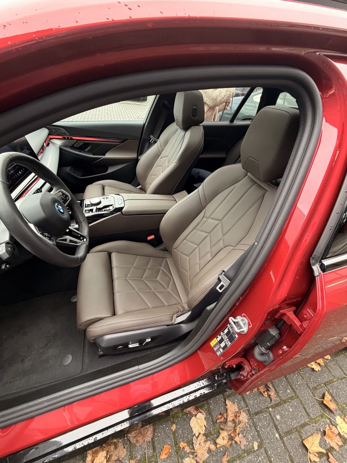 Afbeeldingslocatie: https://tweakers.net/i/hav1fbL-39esH6K_zCqtKXGW5fI=/fit-in/4920x3264/filters:max_bytes(3145728):no_upscale():strip_icc():strip_exif()/f/image/3f7FPuGKgrih76otGNW6AIP2.jpg?f=user_large