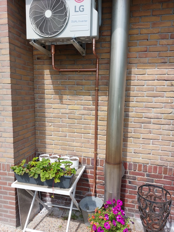 Afbeeldingslocatie: https://tweakers.net/i/hdaKIpXP8okwIUzWqt_ZePeNeLk=/x800/filters:strip_icc():strip_exif()/f/image/Uw3QocJ1O9wnuvInsf2reVAP.jpg?f=fotoalbum_large