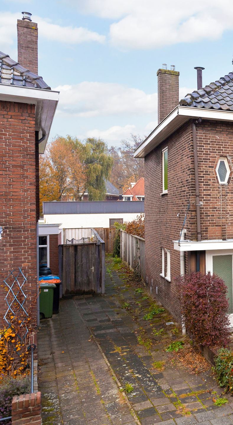 Afbeeldingslocatie: https://tweakers.net/i/hgeezh5jahQL9_SLa1feR1RCUmo=/full-fit-in/4920x3264/filters:max_bytes(3145728):no_upscale():strip_icc():fill(white):strip_exif()/f/image/EHqHxbdxlISiEPR00HSWFVKF.jpg?f=user_large