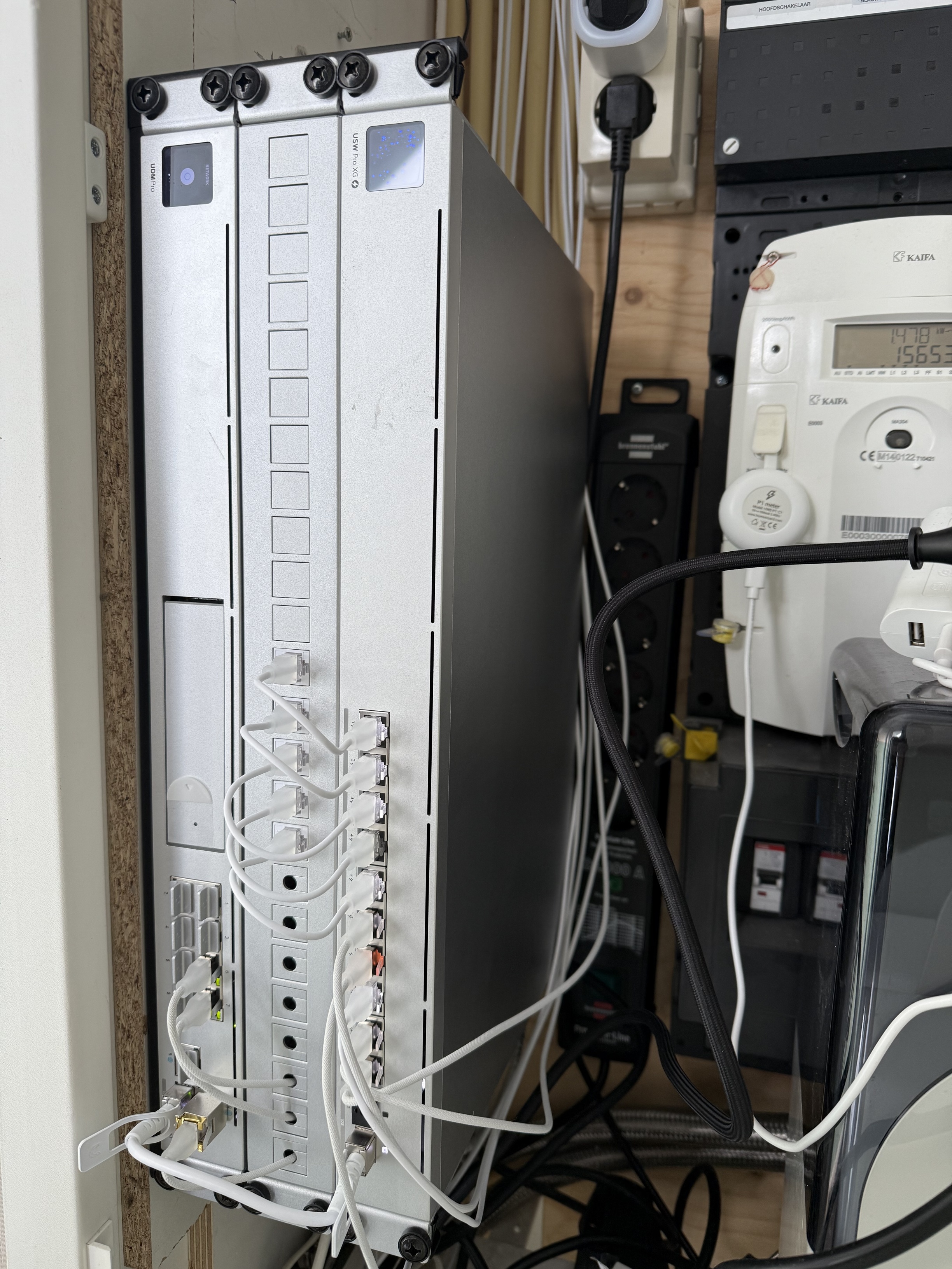 Afbeeldingslocatie: https://tweakers.net/i/hl6zvIaIjGtcpdRlbVsAdLJeXOM=/fit-in/4920x3264/filters:max_bytes(3145728):no_upscale():strip_icc():strip_exif()/f/image/cjKeJNNdydqfOoPfnTZSJzYk.jpg?f=user_large