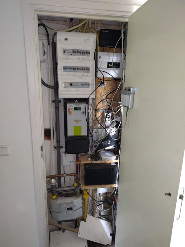 Afbeeldingslocatie: https://tweakers.net/i/hlX4tBR0-JZ9ELB_a0Q9GX5KePc=/x800/filters:strip_icc():strip_exif()/f/image/PyAnHSltlpBYjdBn2jxY5mCD.jpg?f=fotoalbum_large
