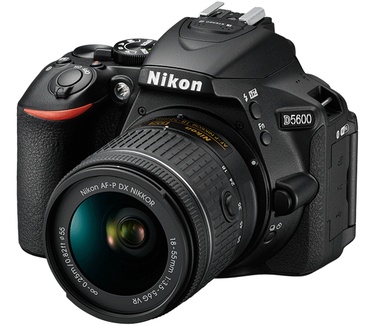 Nikon D5600 + AF-P DX 18–55 VR + AF-S DX 35 mm 1:1,8