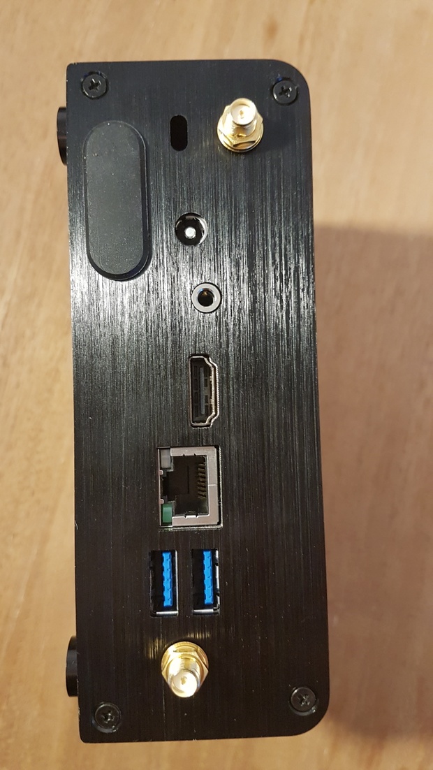 https://tweakers.net/i/hn4X_rjNyJNaUgEQEG61KbpAgMU=/620x/filters:strip_icc():strip_exif()/m/15902/1HguLU3SYnxS40CHrfd3QT0CGKleXHRPkWtnYgMnPFFjfIQwS2?f=620xauto