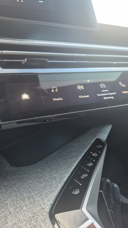 Afbeeldingslocatie: https://tweakers.net/i/hpevOu6JgNfOiK8O6DZV5HupZy4=/x800/filters:strip_icc():strip_exif()/f/image/pwf8m1kXPyR4ZlUVRw6kWc6t.jpg?f=fotoalbum_large