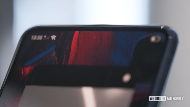 Oppo met camrea achter scherm