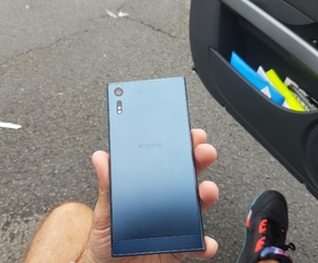 Foto's Sony F8331