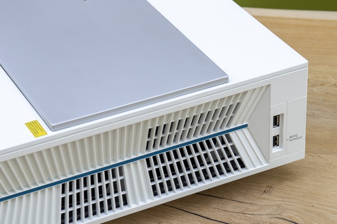 BenQ V6000